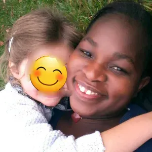  Babysitter spécialisée dans l'accompagnement des enfants 