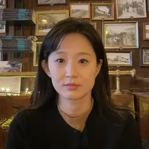 Looking for a job, loving children.