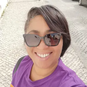 Auxiliar de limpeza responsável em portugal