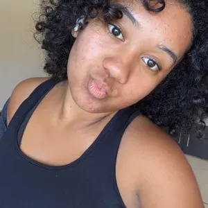 📢 Baby-sitter disponible – Week-ends 📢