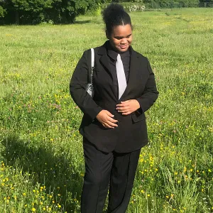 Baby-sitter expérimentée à Vauréal !