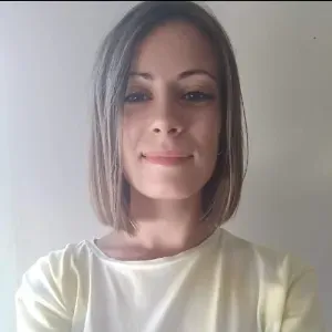 Cuidadora de niños y limpieza