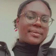 Baby-sitter disponible