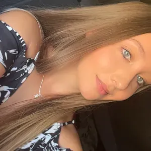 Pet sitter aimant les animaux 