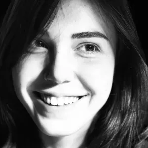 Empleada de limpieza en granada con atención al detalle.