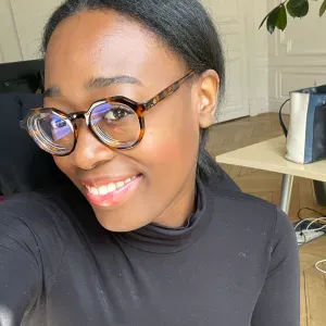 Baby-sitter expérimentée à Paris