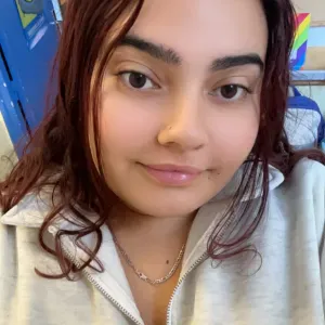 Garde d'animaux avec tendresse et attention 	