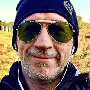 Cerco signora per lavori di pulizia, spesa e cucina.