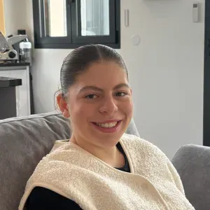 Baby-sitter patiente et à l'écoute des enfants 