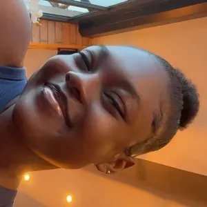 Babysitting expérimentée en milieu de personnel 