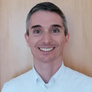 Posição para um empregado de limpeza em Oliveira de Aze...