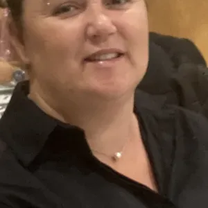 Empregada limpeza ou Repositora