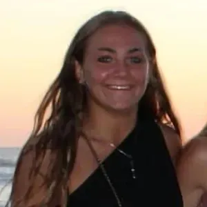 Baby-Sitter disponible mois de mai