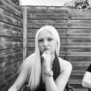 Ik ben van ruddervoorde en kan oppassen op uw huisdier 