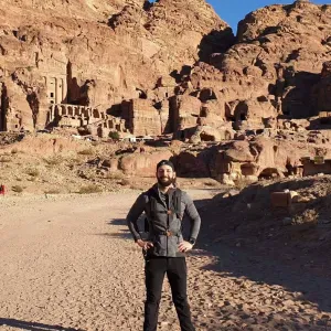 Nous recherchons un ou une baby-sitter.