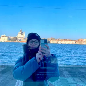 Promeneuse de petits et moyens chiens à Strasbourg