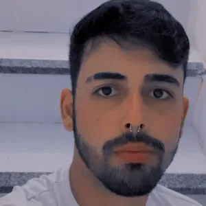 Cuidador com mais de 2 anos de experiência