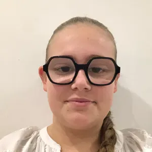 Baby-sitter expérimentée en Bourgogne 