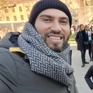 Igiene Maschile: Rispetto, Dignità e Cura per l'Uomo Anziano