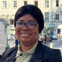 Aide à domicile de plus de 10 ans d'expérience