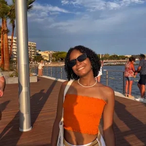 Baby-sitting sur les alentoures de La Rochelle !