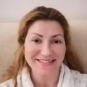 Procuro emprega doméstica 