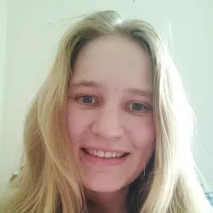 Omsorgsfuld og hjælpsom babysitter Aarhus V