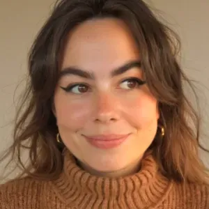 Baby-sitter disponible à temps plein à Paris ! 