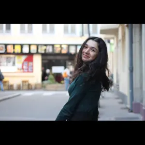 Pet-sitter bienveillante et attentionnée