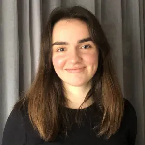 Baby sitter expérimentée étudiante paris 