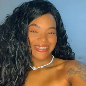 Empregada de limpeza e cuidadora de idoso e criança 