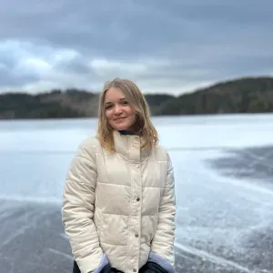 Babysitter à Mons et étudiante 