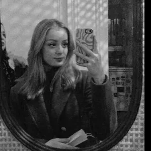 Baby-sitter disponible