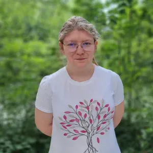 je peux apprendre au enfant à écrire lire, calculer.