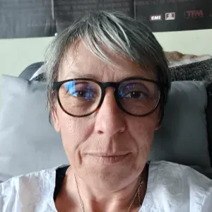 Femme aide entretien et administrative