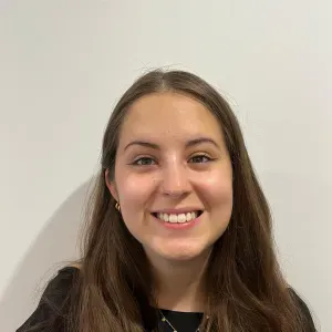 Baby-sitter expérimentée et future maîtresse