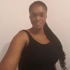 Baby-sitter expérimentée disponible de Bidart à Bayonne