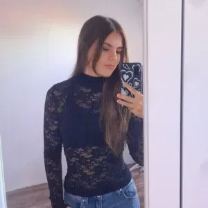 Jeune baby-sitter sérieuse, douce et dynamique