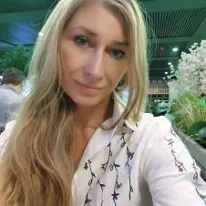 Sono OSS qualificata con esperienza  presso  famiglie 