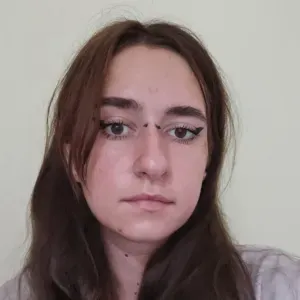 Donna delle pulizie e aiuto domestico