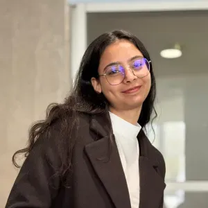 Experienced Babysitter looking for a job