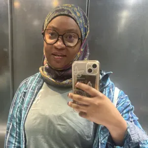 Baby-sitter qui a travaillé pendant 2 ans à Paris 