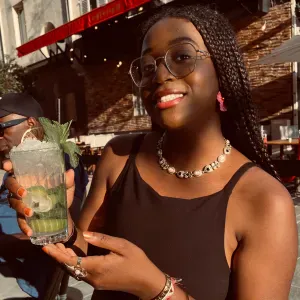  Jeune fille sérieuse à votre service cet été 🌞