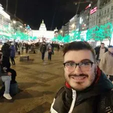 Looking for cleaner in Amadora