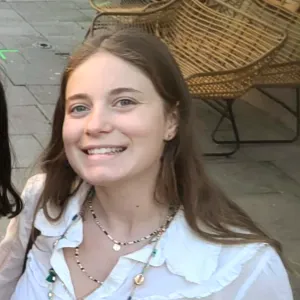 Baby-sitter expérimentée au Puy en Velay 