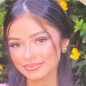 Baby sitter à pleins temps et qui adore les enfants 