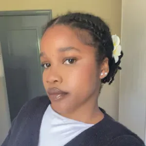 Baby-sitter expérimentée à Roanne 