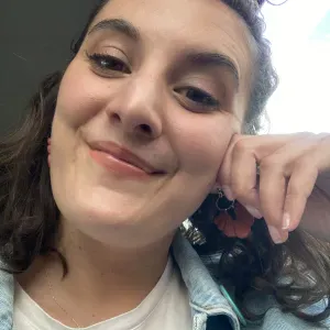 Baby-sitter expérimentée pour vos enfants