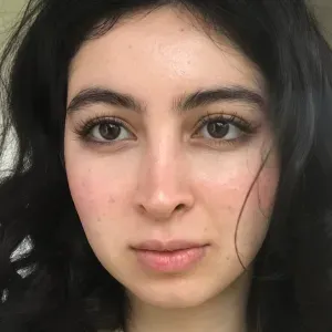 je suis Anahita et je recherche de baby-sitting.