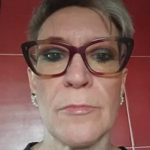 Addetta alle pulizie casa e ufficio offresi